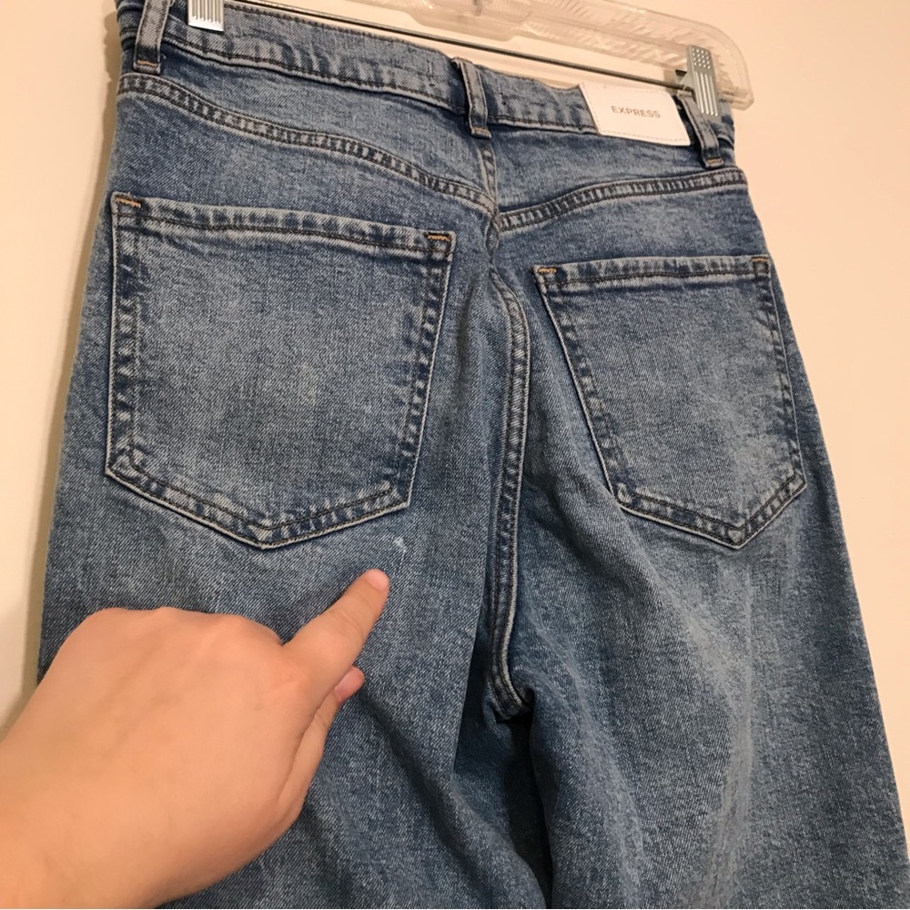Express Mom Jean Super High Rise Size 2 Light Wash Distressed Denim - Picture 7 of 12